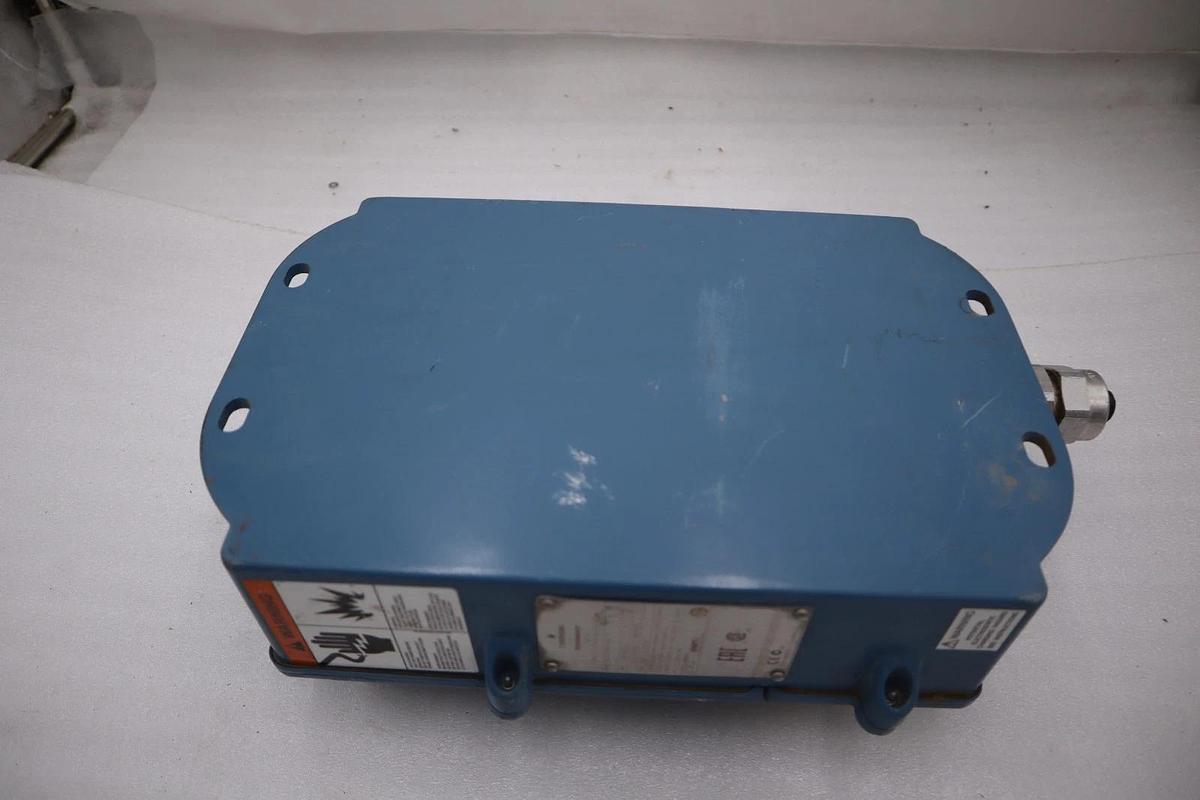 Used Emerson Rosemount 8712 Transmitter Magnetic Flowmeter 8712EMR1A1M4 STOCK H1892