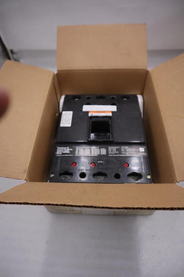 NEW IN BOX WESTINGHOUSE LA325 CIRCUIT BREAKER 250 AMP 3 POLE 600VAC STOCK G500