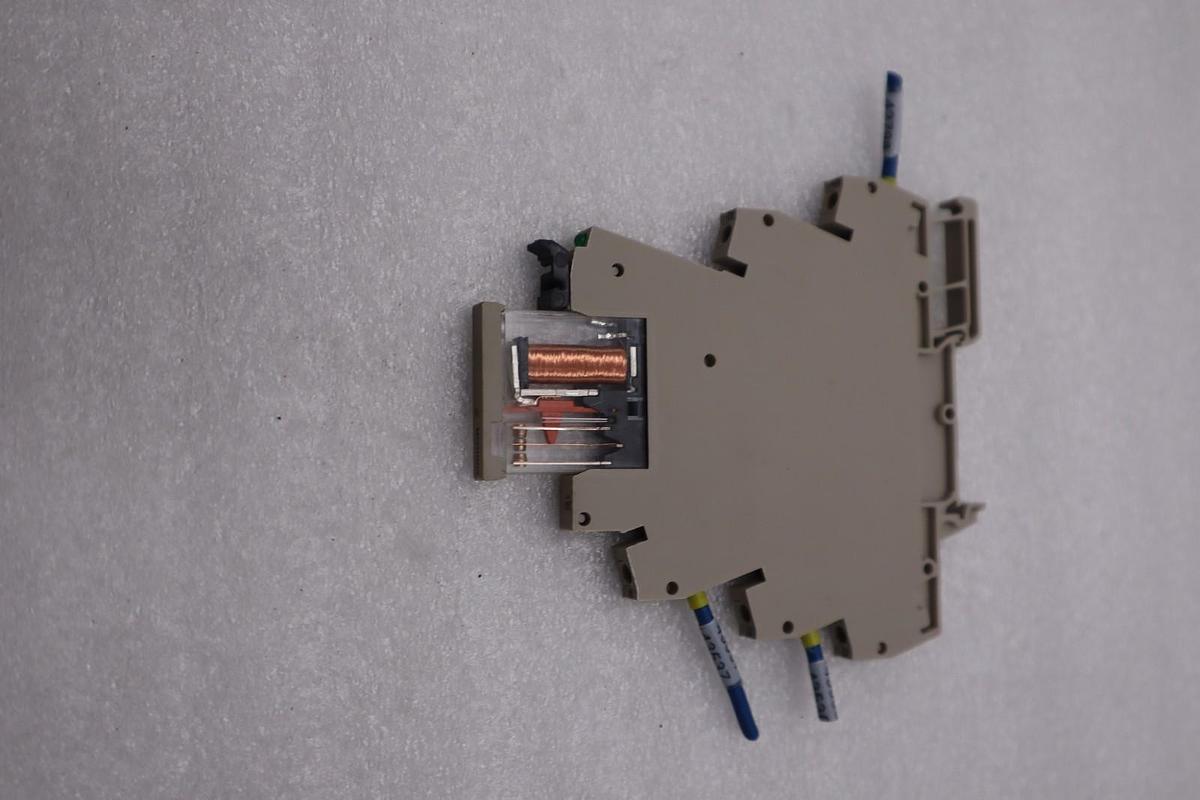 Used LOT OF 4 OMRON G2RV-SL700-24VDC RELAY STOCK H1668A