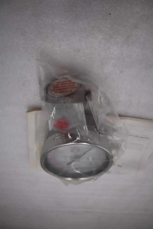 Used PMC 60 PSI PRESSURE GAUGE HC.003 DOW 200 8742 - STOCK GF1291