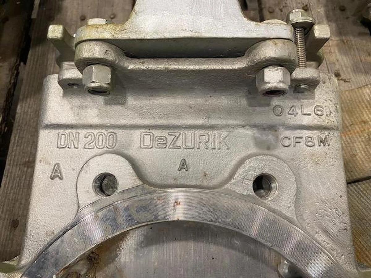 Used DEZURIK SIZE 8, 8" S/S MANUAL SLIDE GATE VALVE