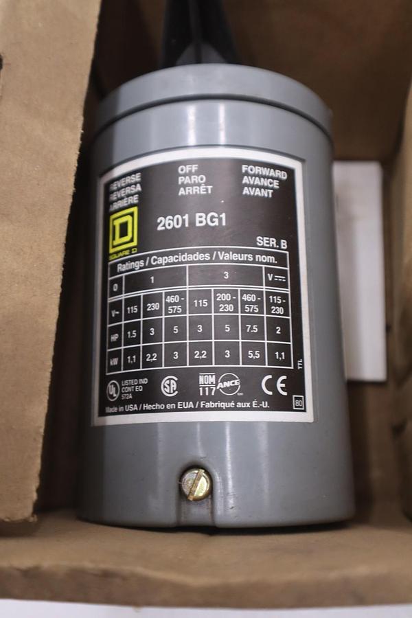 Used NEW OPEN BOX Square-D 2601BG1 Manual Reversing Drum Switch 600VAC STK GF117A