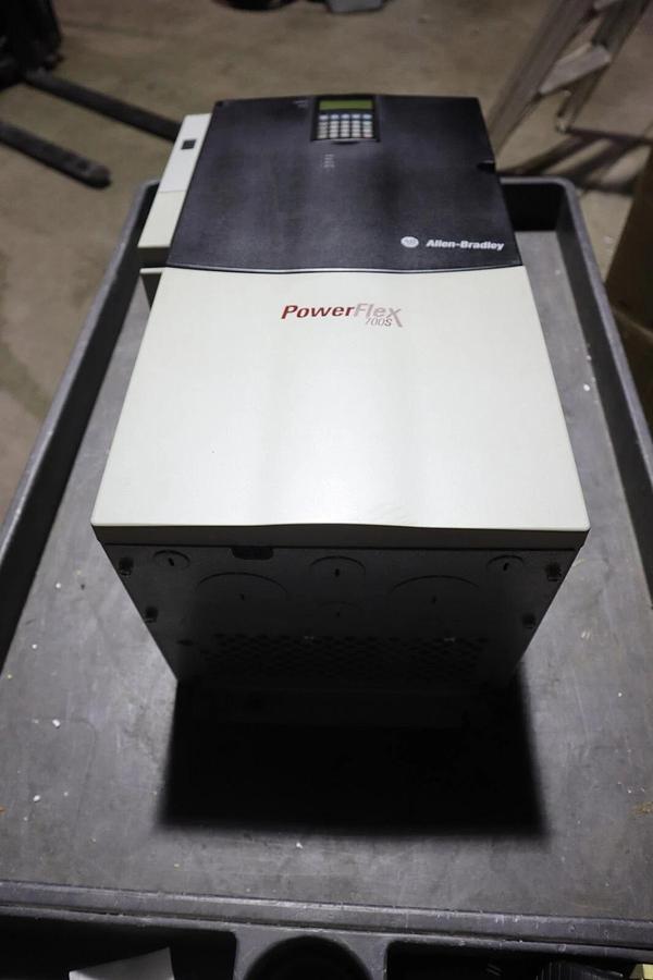 NEW 2014 POWERFLEX 700S 20DD096A3EYNAEANE 75 HP 480 VAC INPUT SERIES A STOC 1963