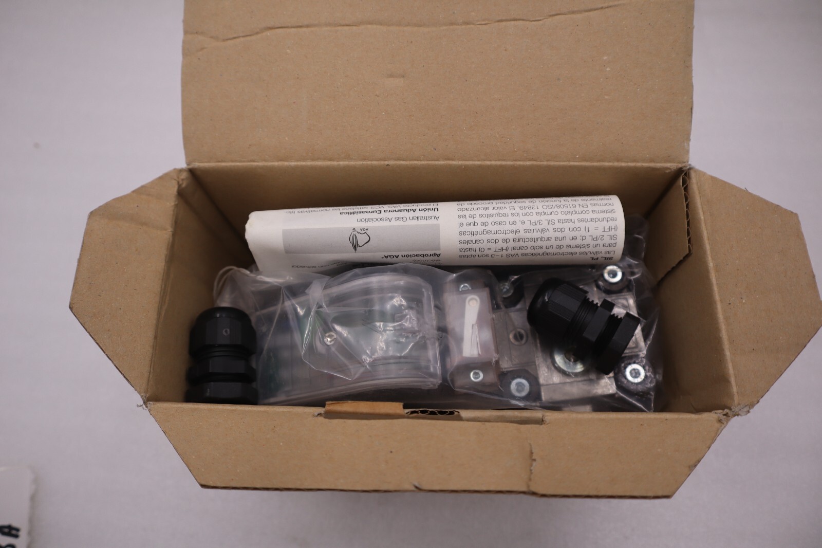 Kromschroder VAS115R/NQSR  GAS SOLENOID VALVE 88000100 NEW IN BOX STOCK H72A