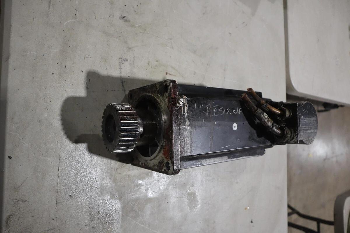 Used REXROTH MKE098B-047-GP0-BUNN / R911330073 HAZARDOUS LOCATION SERVO MOTOR #S-668