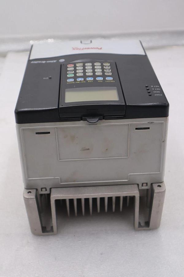Used 20AD8P0A3AYNANC0 ALLEN BRADLEY POWERFLEX 70 5HP AC DRIVE 480 VOLT STOCK 3301