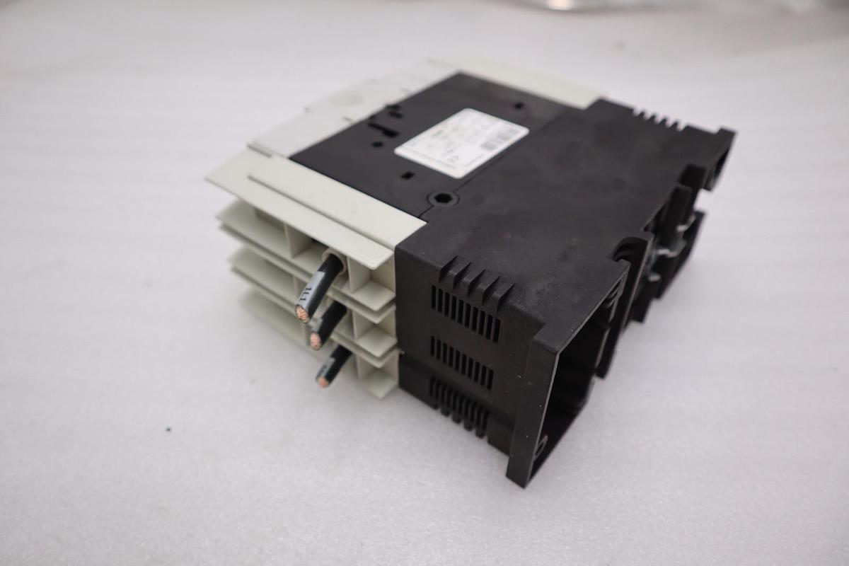 Used Siemens 3RV1742-5ED10 Circuit Breaker 30AMP STOCK H1831