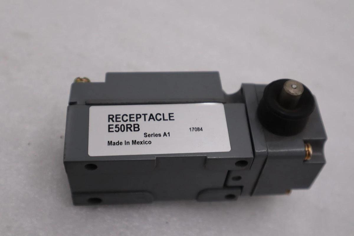 NEW OPEN BOX Eaton E50SB Limit Switch Body Double Pole STK K2113CC 782113290683