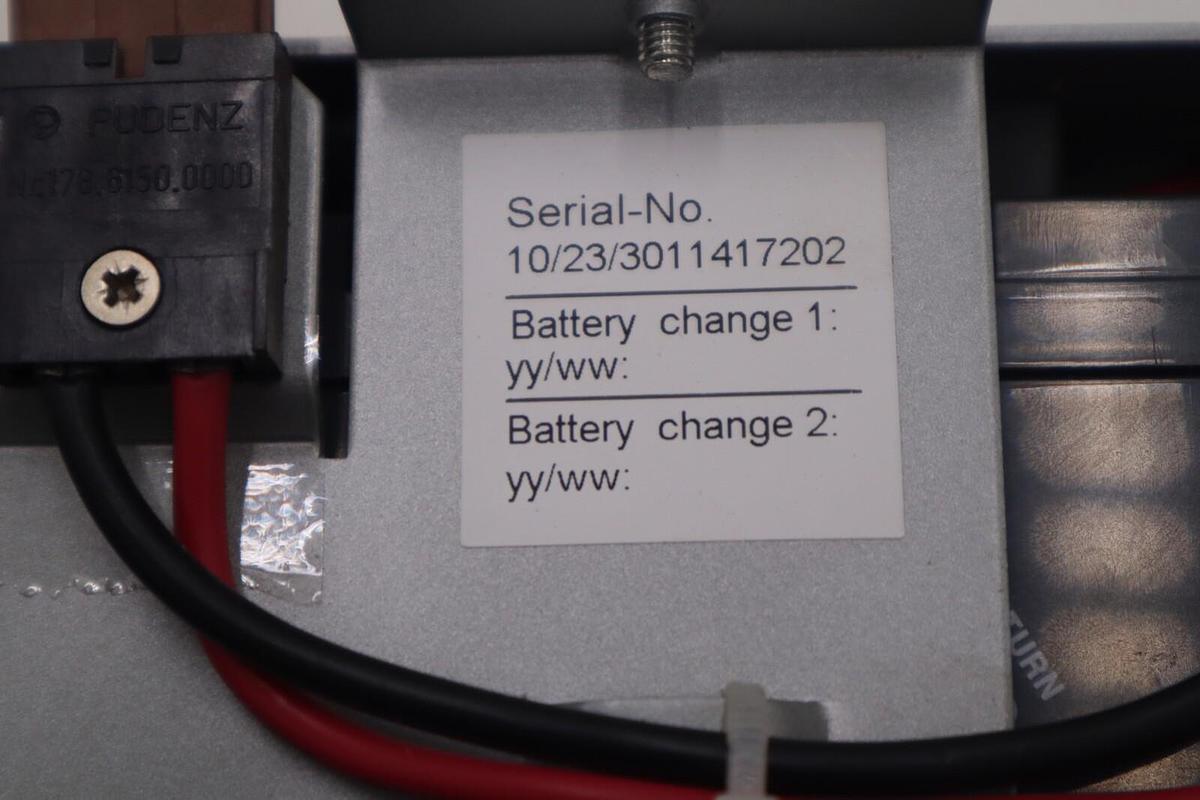 Used PHOENIX CONTACT SN 30114117202 QUINT BATTERY 24 DC 3-4 AH #L-729A