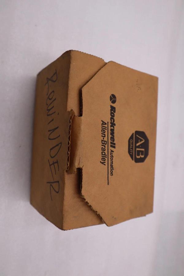 Used ALLEN BRADLEY 1492-AIFM8-F-5 SER. C 10-30VDC - NEW - STOCK 3150CC