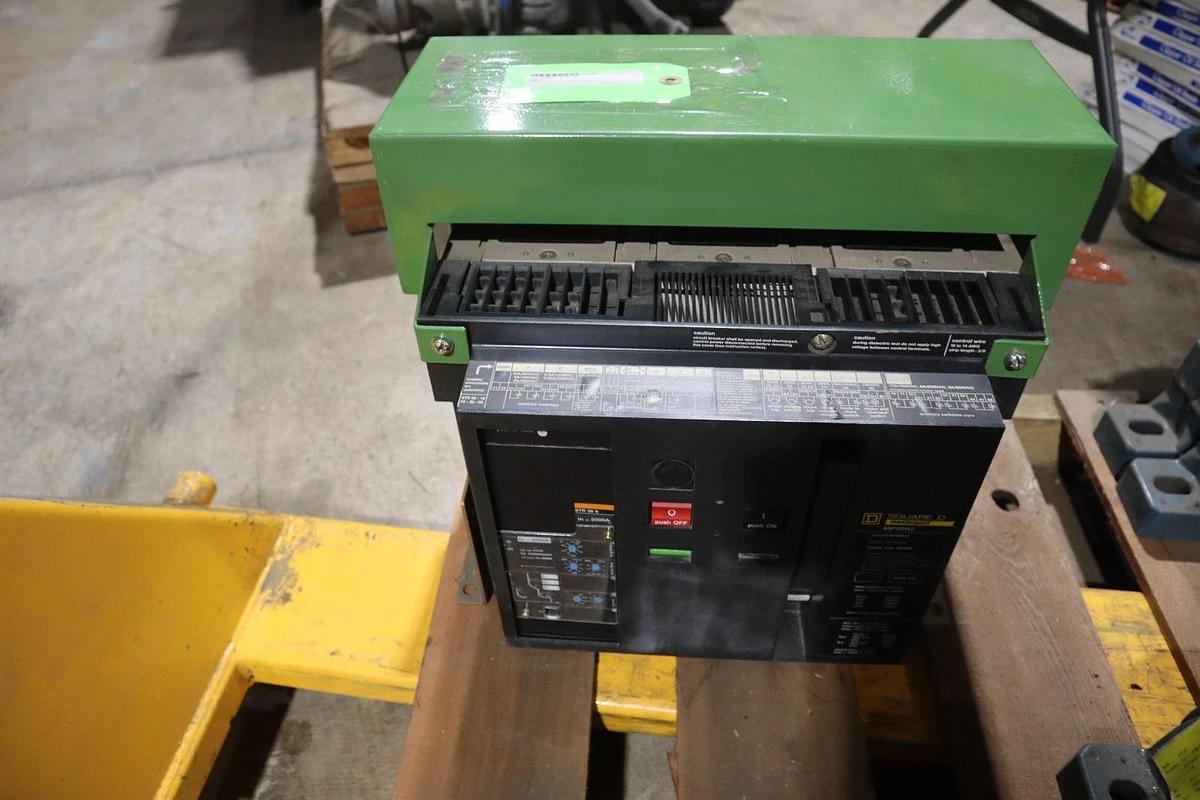 Used SQUARE D MP20H2 MASTERPACT CIRCUIT BREAKER 2000 STOCK CC59