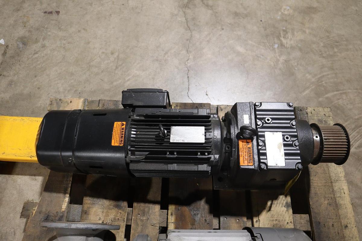 Used SEW-EURODRIVE R77 DRN100L4/BE5HR/TH/XV1A Gearmotor STOCK HP155