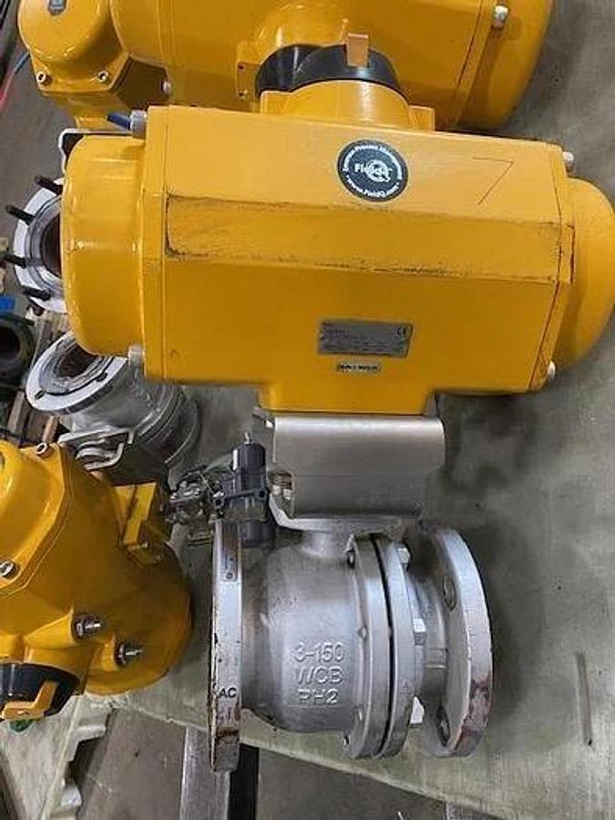 Used EMERSON FIELDQ TYPE OSO6OOO-004STACW ACTUATOR WITH 3" BALL VALVE