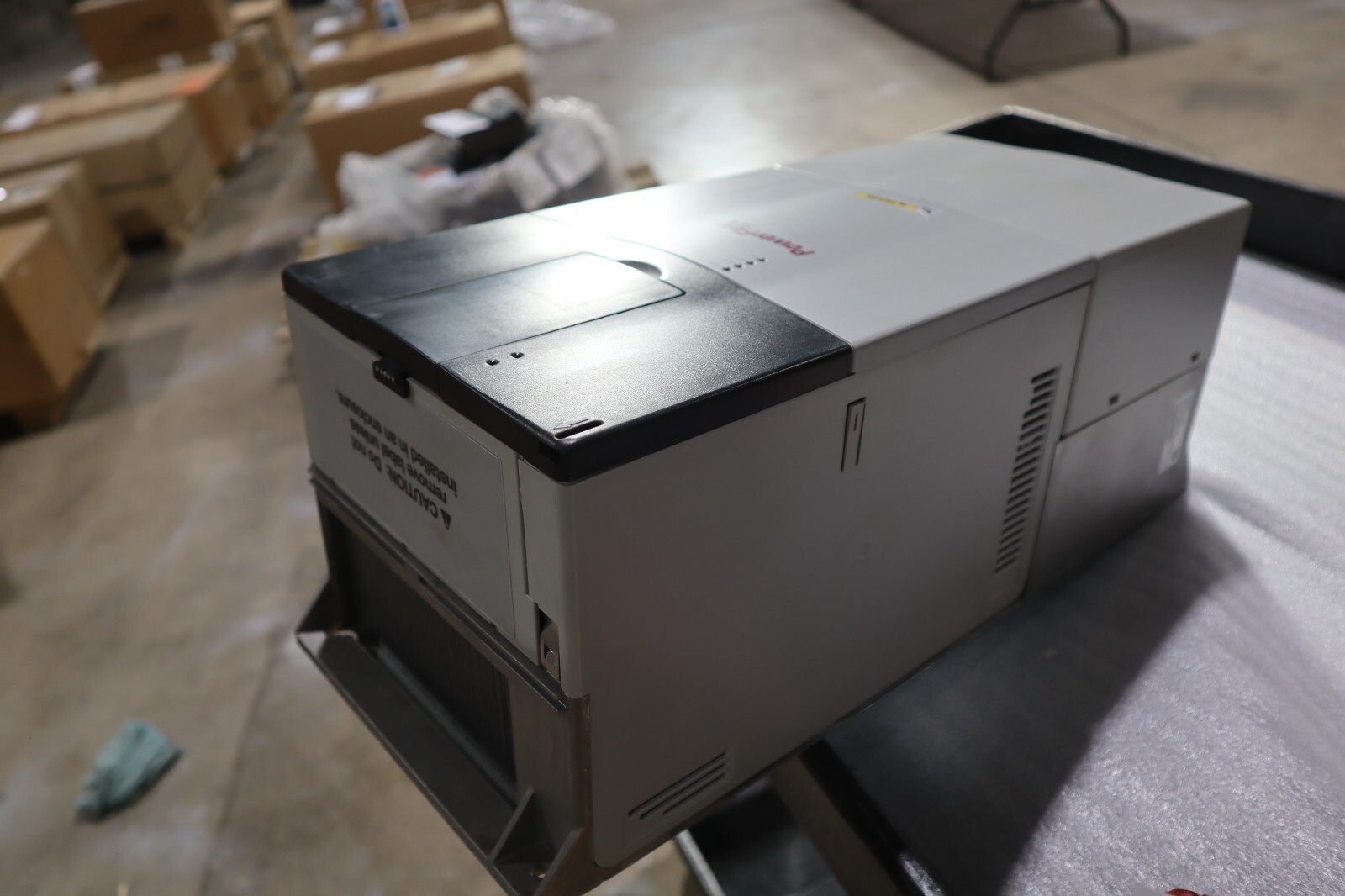 ALLEN BRADLEY 20BD065A0AYNAND0 50 HP 480V POWERFLEX 700 VFD DRIVE NEW S-425