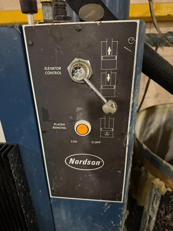 Used NORDSON MODEL 5507 BULK MELTER APPLICATOR SYSTEM