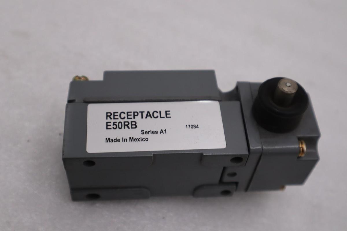 Used NEW OPEN BOX Eaton E50SB Limit Switch Body Double Pole STK K2113CC