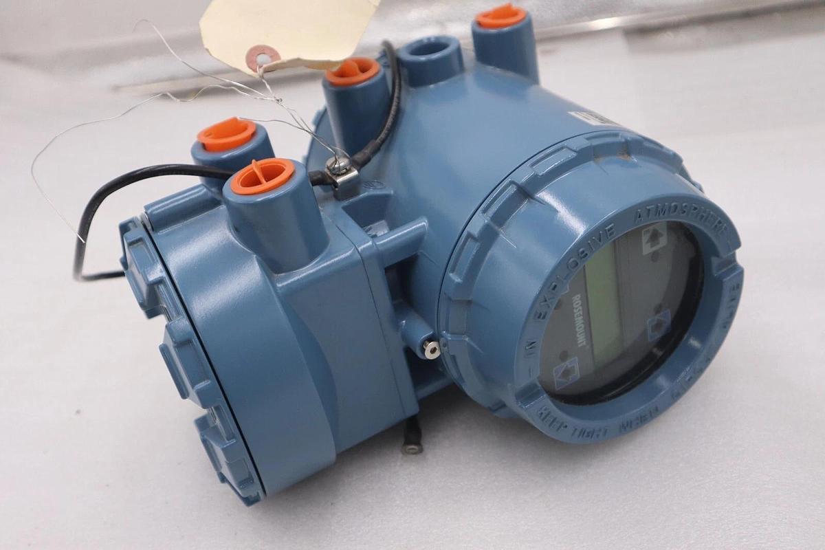 ROSEMOUNT TRANSMITTER MODEL C1151GP3E12M1B1C6 NEW UNIT STOCK 5589A