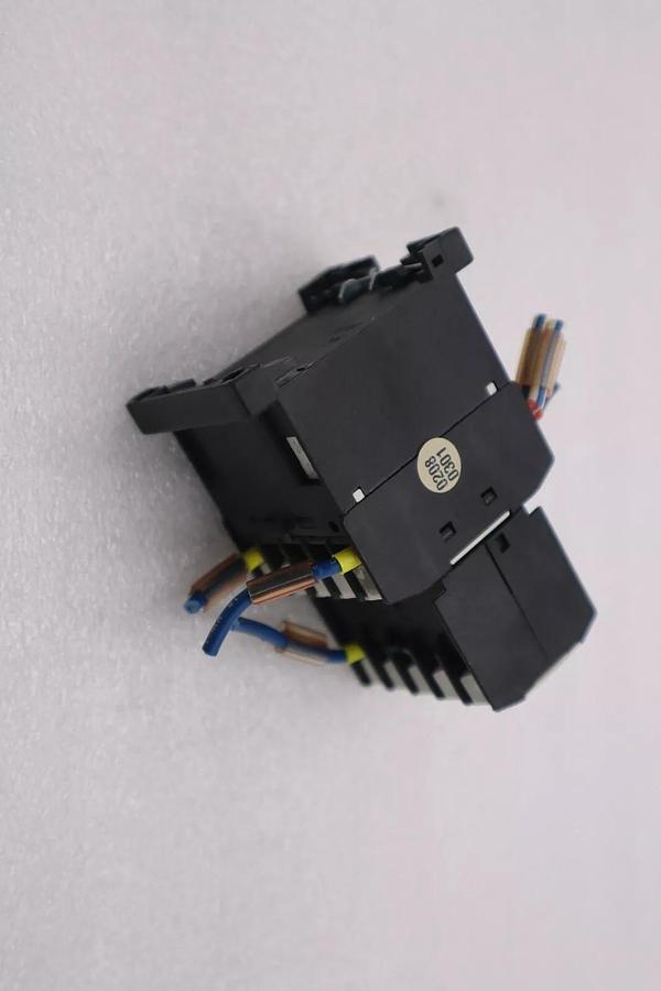 Used MOELLER IEC/EN 60947 MAGNETIC CONTACTOR STOCK 4739