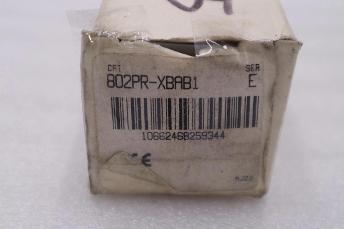 Used NEW ALLEN BRADLEY 802PR-XBAB1 SELF CONTAINED PROXIMITY SWITCH STK H856A