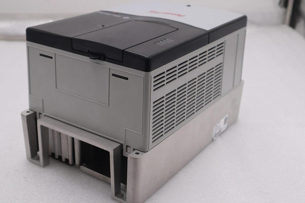 NEW Allen-Bradley PowerFlex 70 20AD011A0AYNANC0 No HIM AC Drive STOCK 2497