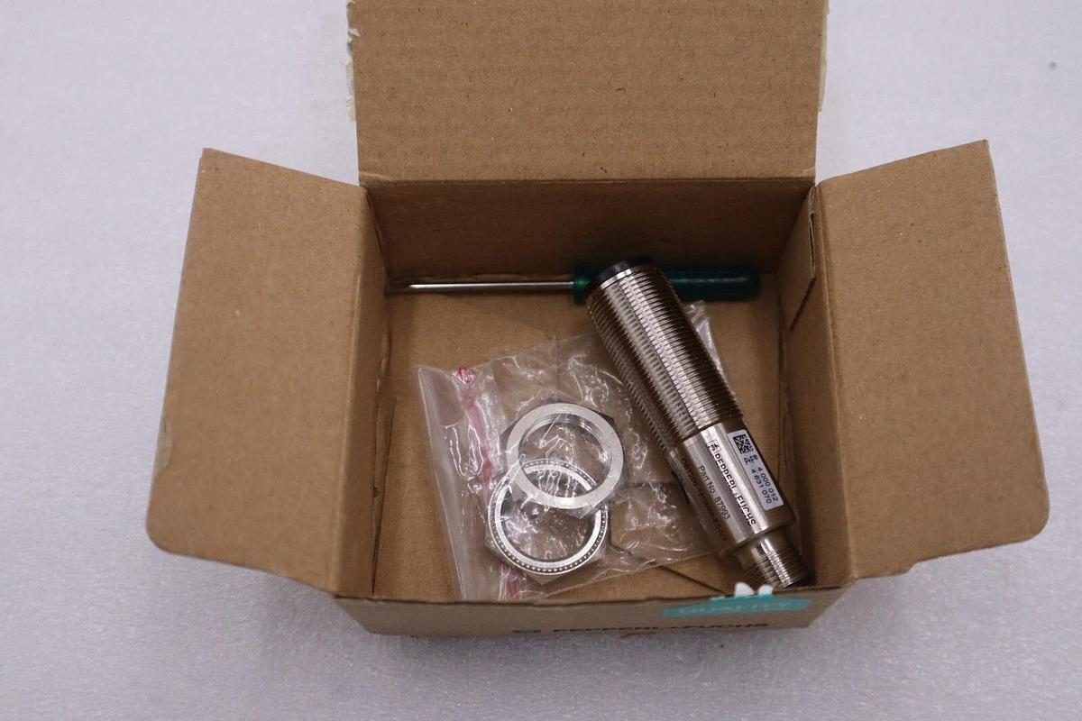 New In Box For PEPPERL + FUCHS OBT200-18GM60-E5-V1 Photoelectric Sensor #G862A