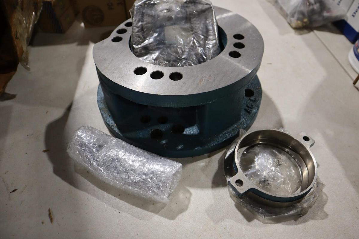NEW IN BOX DODGE AC5 ADJ PACK ADPT ASSY 356158 STOCK H1063