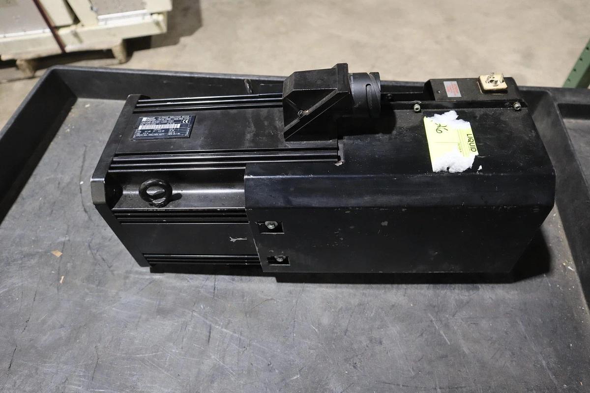 Used Rexroth Indramat 2AD104B-B050B4-CS06-D2N1 Servo Motor STOCK S695