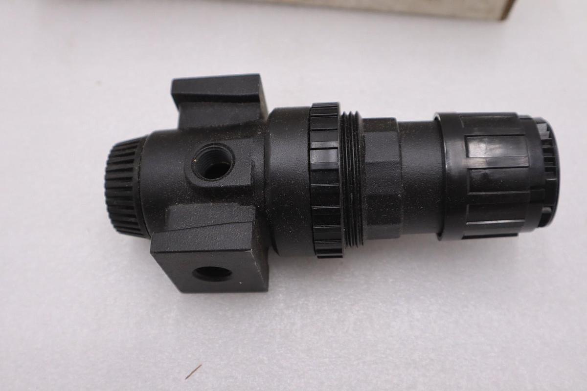 MASTER PNEUMATIC-DETROIT R75-2H 0-200PSI - STOCK GF127A