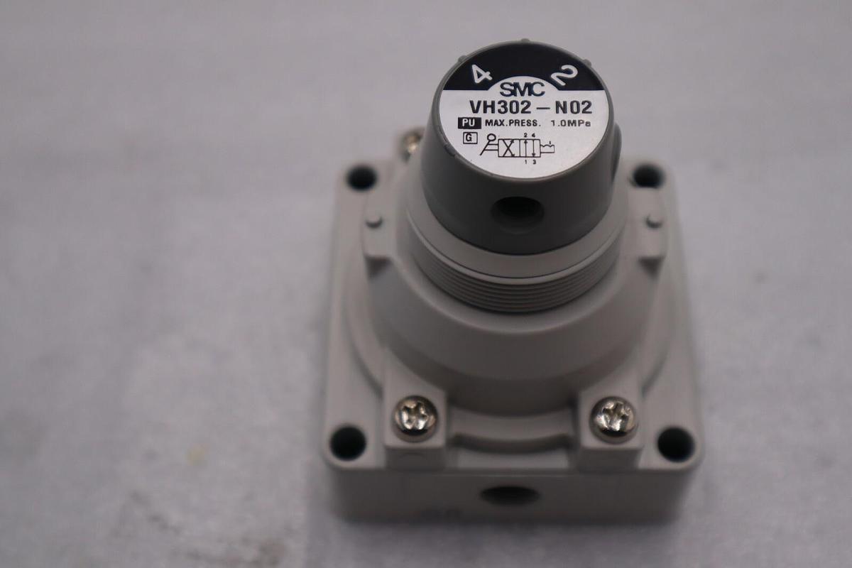 Used SMC VH302-N03 ROTARY HAND VALVE NEW OPEN BOX STOCK L-486-C