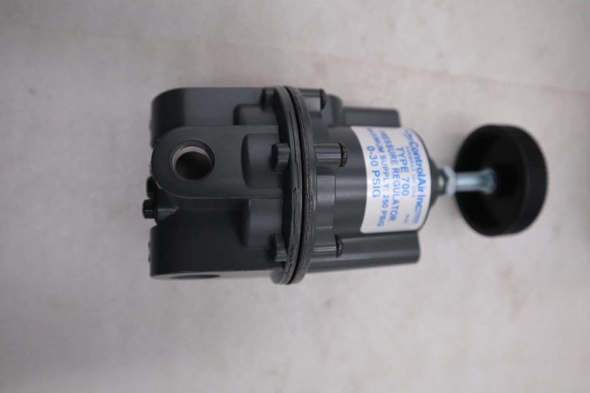 CONTROL AIR INC. 700-CD  PRESSURE REGULATOR NEW OPEN BOX STOCK GF219A