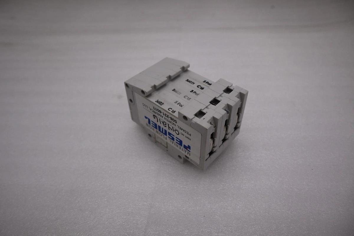 SIEMENS 5SX23 C32 CIRCUIT BREAKER 3POLE 400V 5SX2 480VAC STK H1390A