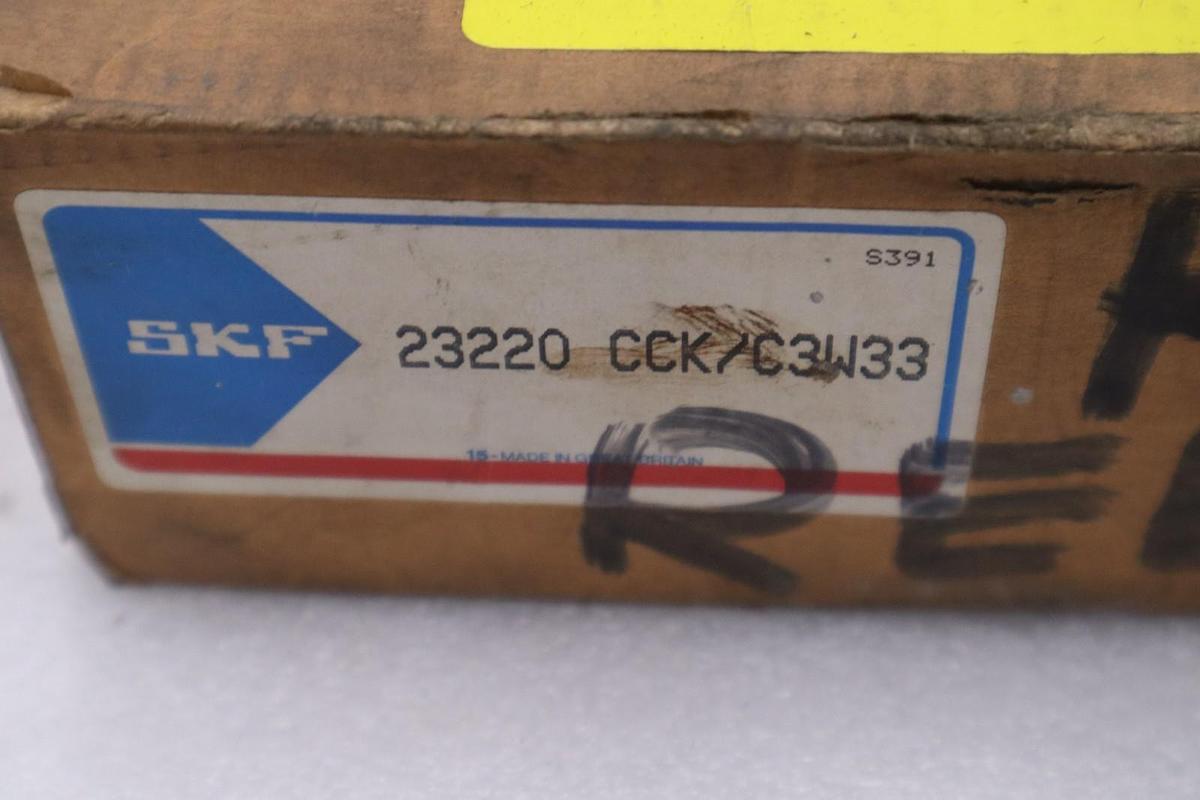NEW SKF 23220 CCK/C3W33 SPHERICAL ROLLER BEARING STK CC137