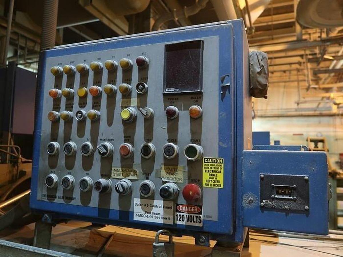 Used 30 HP AMERICAN HORIZONTAL AUTO TIE BALER MODEL 12847LS