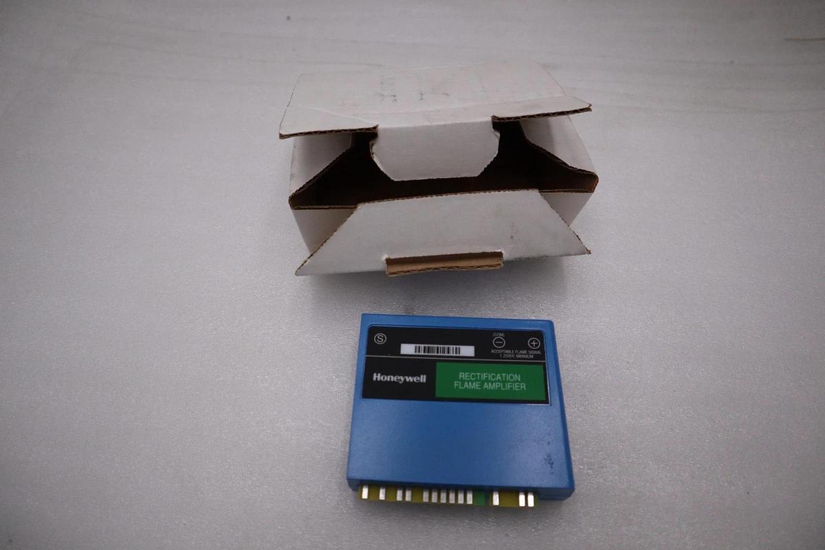 Honeywell, R7847 A 1033, Rectification Flame Amplifier, NEW (R7847A1033) #H964A