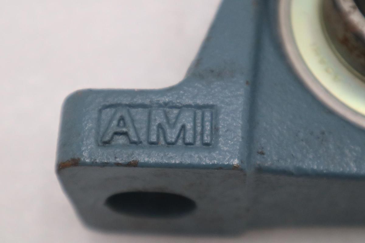 Used NEW OPEN BOX AMI PILLOW BLOCK BEARING P207T STOCK H937A