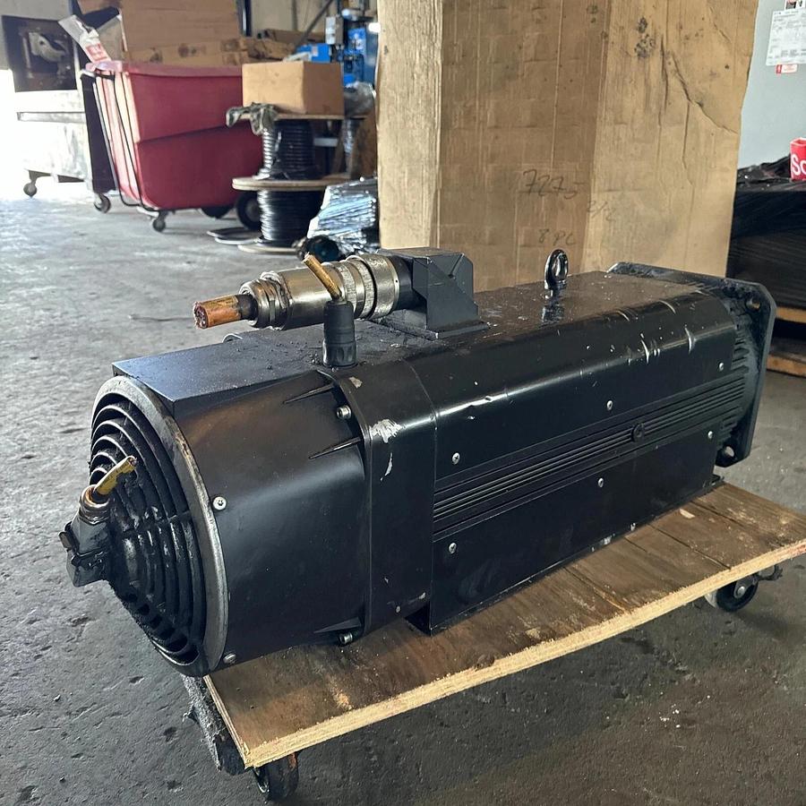 Used Rexroth R911309391 Servo Induction Motor MAD130D-0100-SA-S0-BQ1-35-N1 #HP106