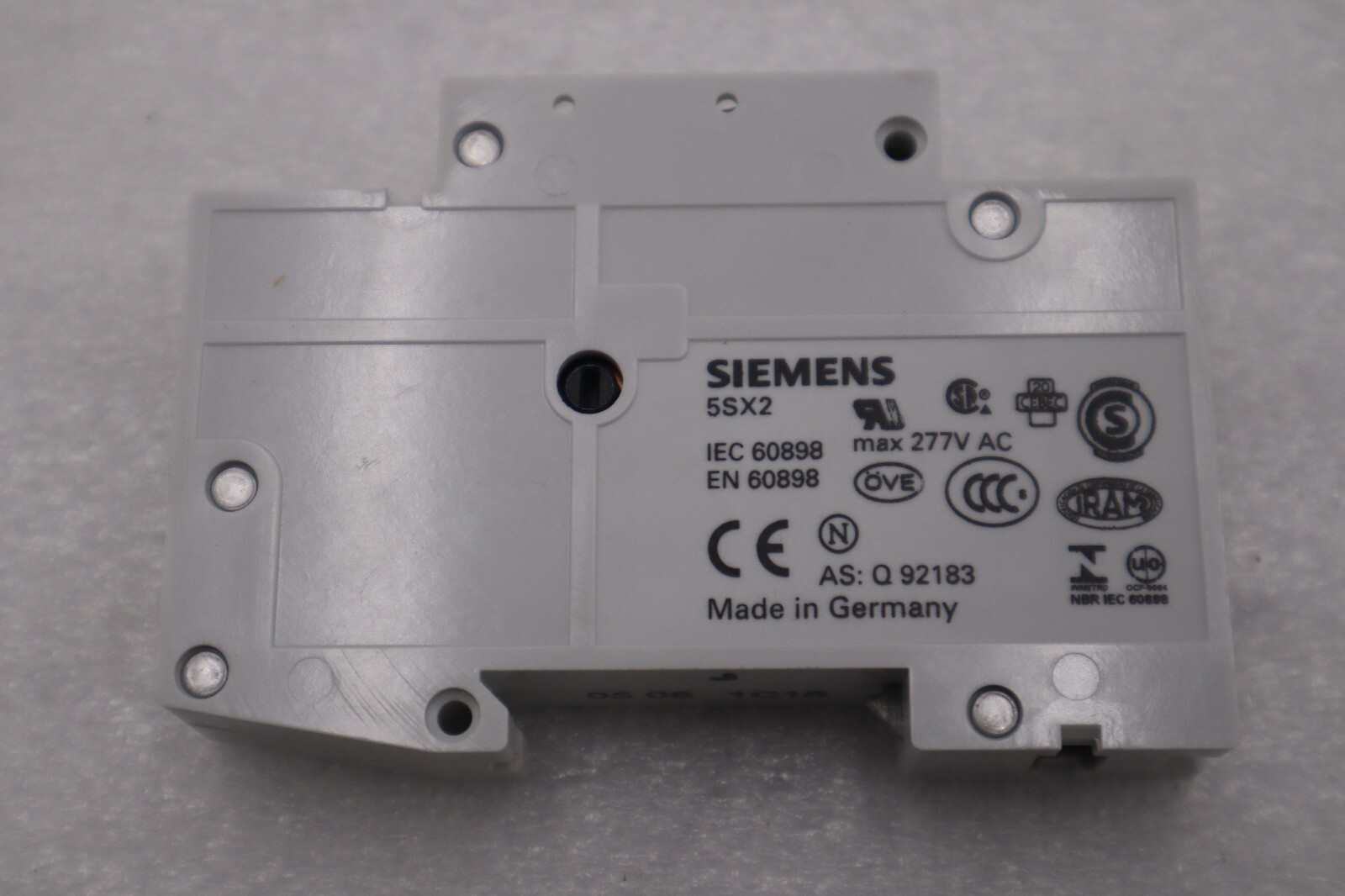 Used SIEMENS 5SX2 CIRCUIT BREAKER 5SX21 D16 1-Pole  ~230/400V 277 VAC STOCK G838A
