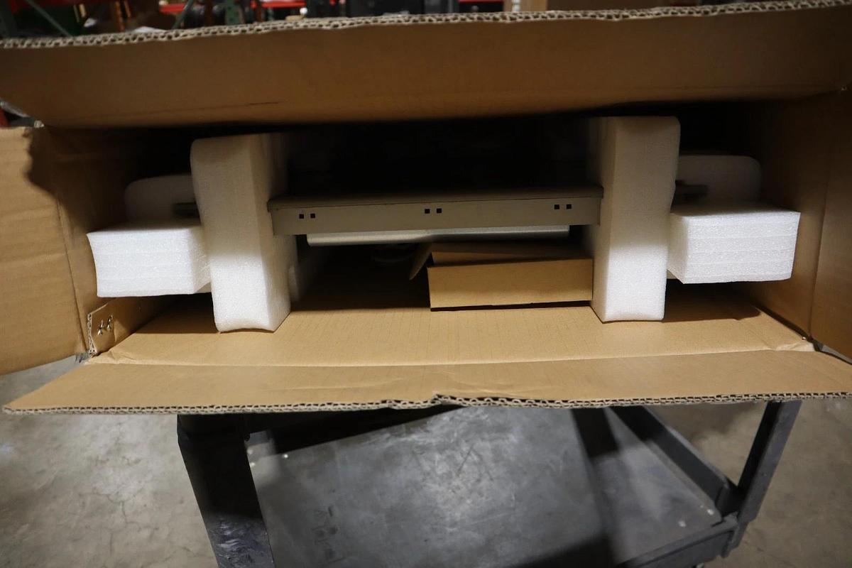 Used Advantech FPM-5171G 17in LCD DISPLAY 100-240 VAC Industrial Monitor - STK GF184