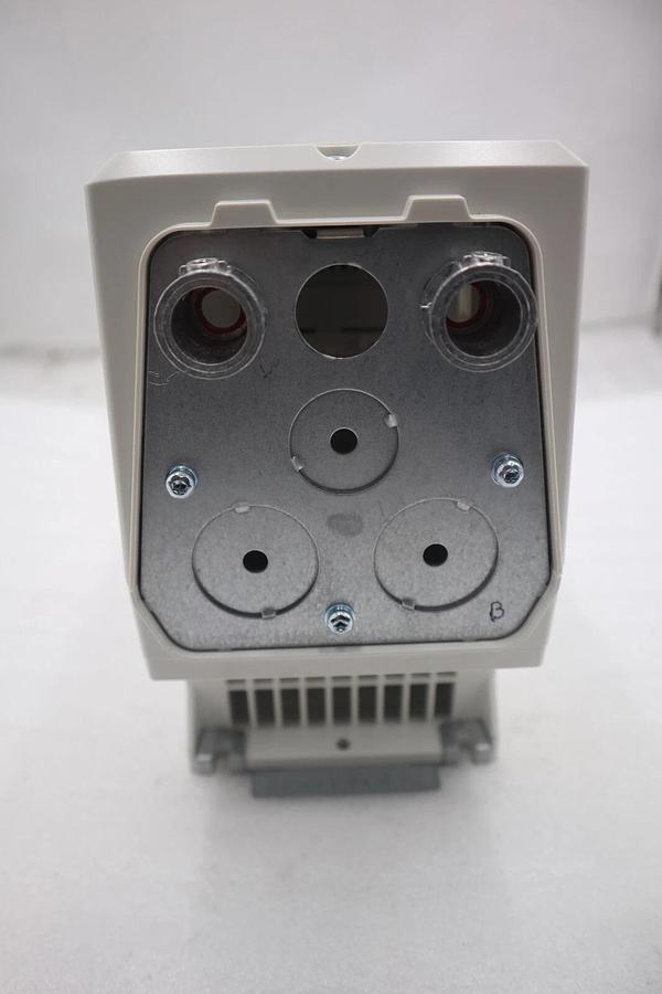 ABB ACH580-01-07A5-2 Drive INPUT 3PH 400/480VAC 50/60HZ 7.5AMP 2HP STOCK 2060-A