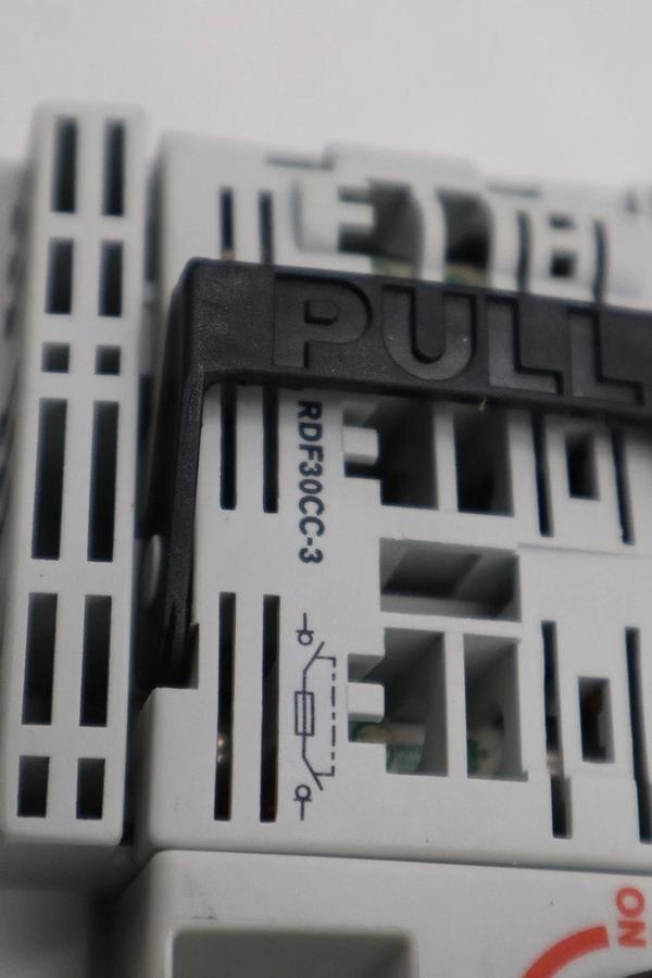 Used BUSSMANN RDF30CC-3 FUSIBLE DISCONNECT SWITCH 30A 600VAC 3PH STK H1729