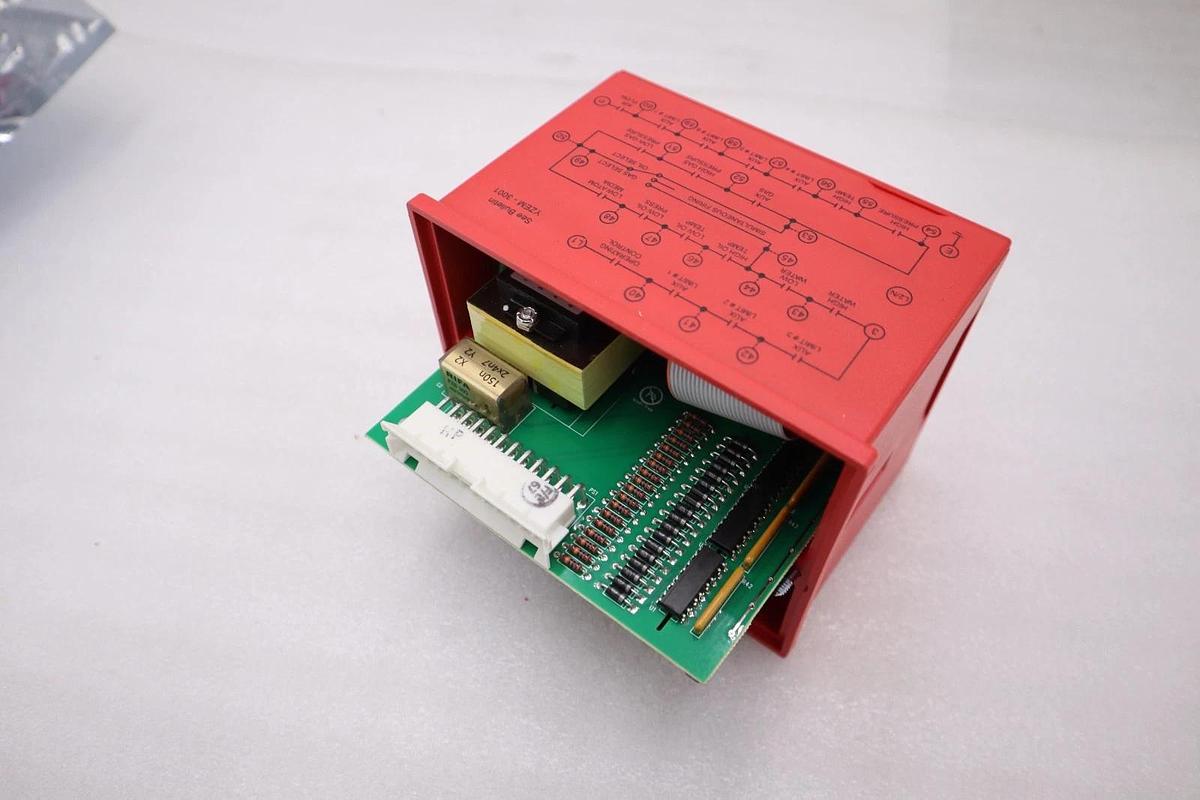 Used FIREYE BURNER LOGIX TYPE YZ300 INTERLOCK ANNUNCIATOR 120V 50/60HZ STOCK 3098CC