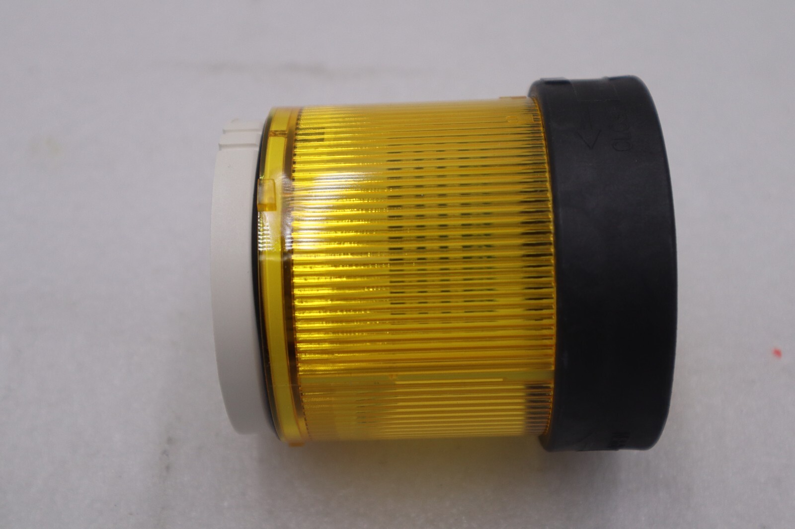 SCHNEIDER ELECTRIC XVB C2B8, ILLUMINATED YELLOW LENS, NEW STOCK K-3416