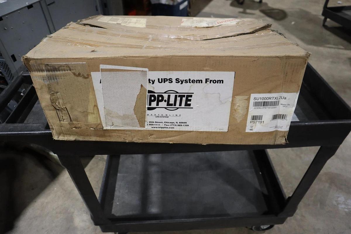 Used NEW Tripp Lite SU1000RTXL2UA Smart Online Ups 120V 800W Double Conversion #H1887