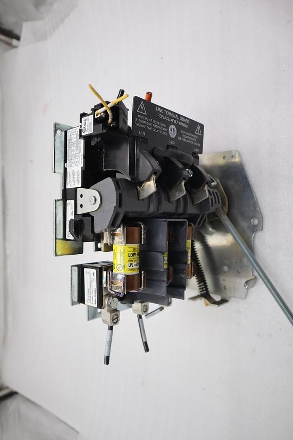 Used ALLEN BRADLEY 1494V-DS400 /1494V-FS60 DISCONNECT SWITCH / A 400A 600V STOCK 5305
