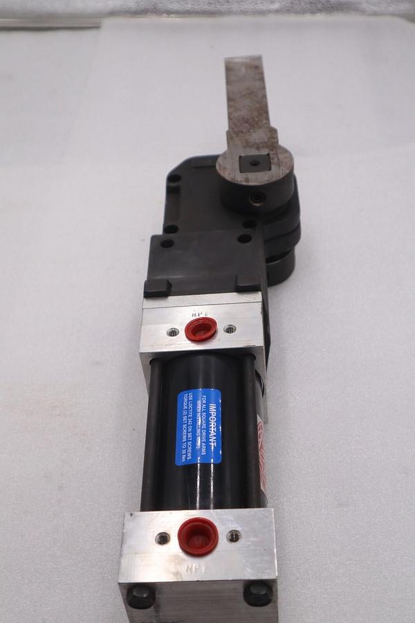 De-Sta-Co Auto Pneumatic Clamp 994MKAD-008-180A-97-44 Line 1.1 New Stock #2615