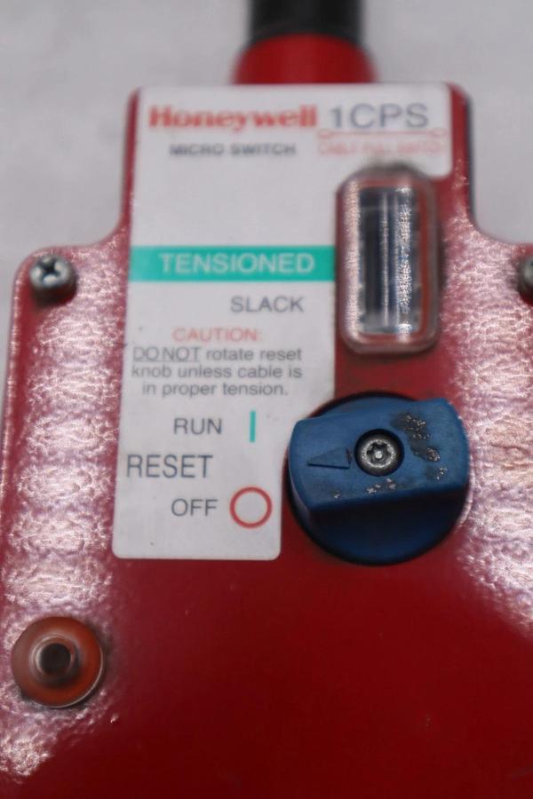 NEW OPEN BOX HONEYWELL MICRO SWITCH 1CPS CABLE PULL SWITCH STK CC164