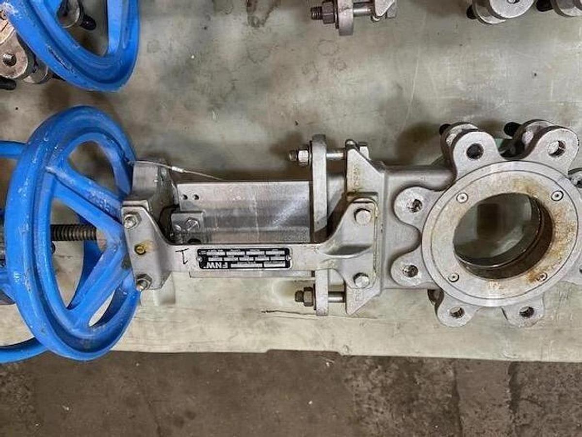 Used FNW MDL. 2020TP 4" SLIDE GATE VALVE