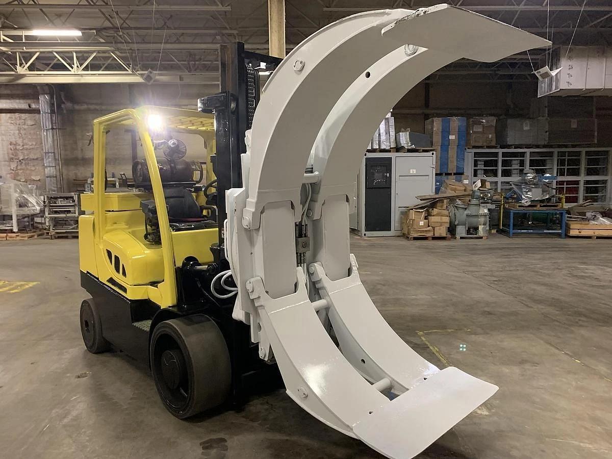 Used 15,500 POUND HYSTER MODEL S155FT FORKLIFT WITH 84" CASCADE PAPER ROLL CLAMP