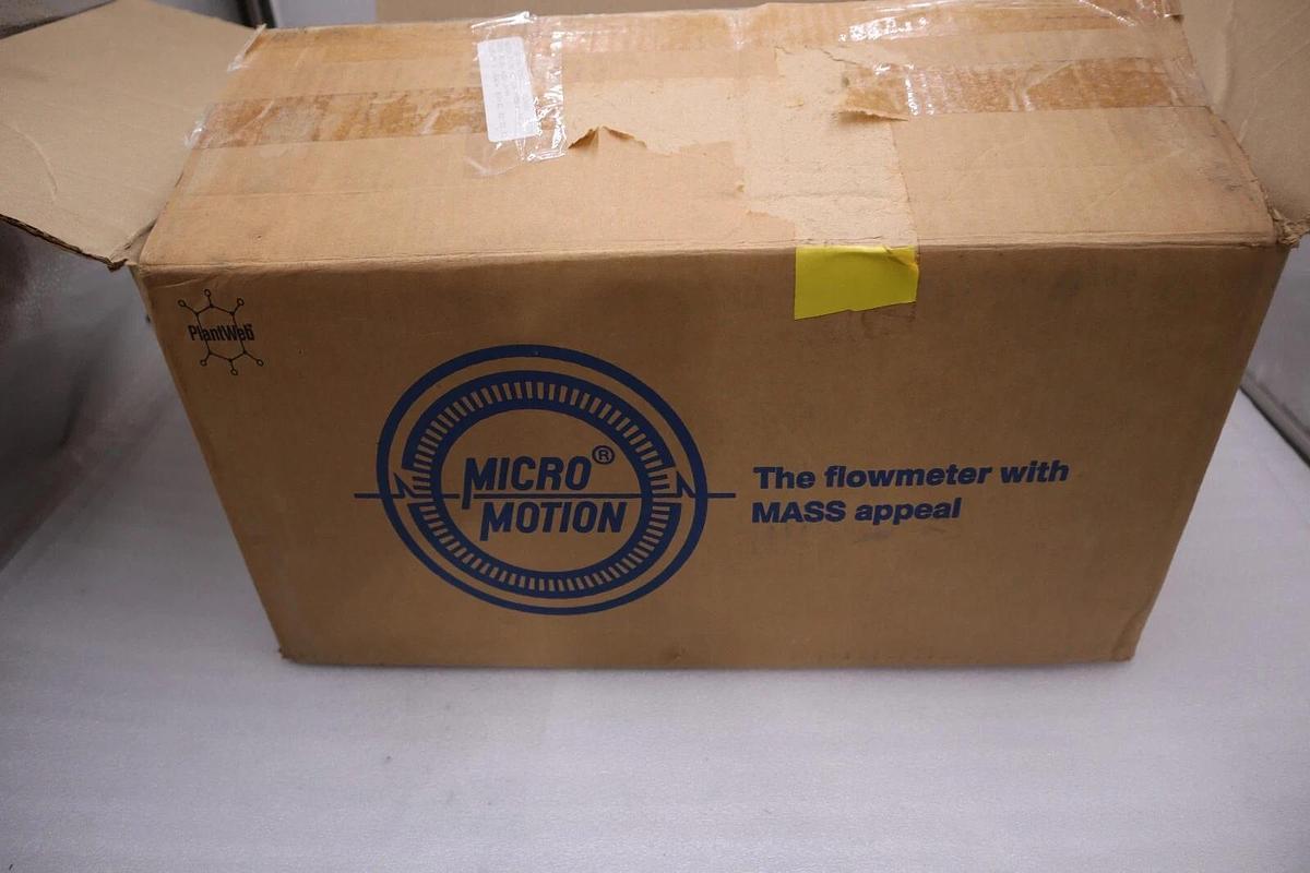 Used EMERSON DS025S113 / DS025S113-RFT97 MICRO MOTION MASS FLOW NEW SYSTEM STOCK G373
