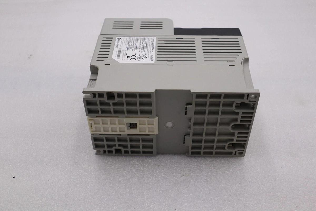 Used Allen Bradley 22D-D2P3N104 POWERFLEX-40 AC DRIVE 1.0HP SER A L-491